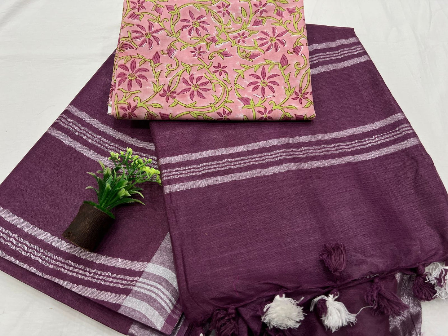 Lightweight Handloom Cotton linen Saree