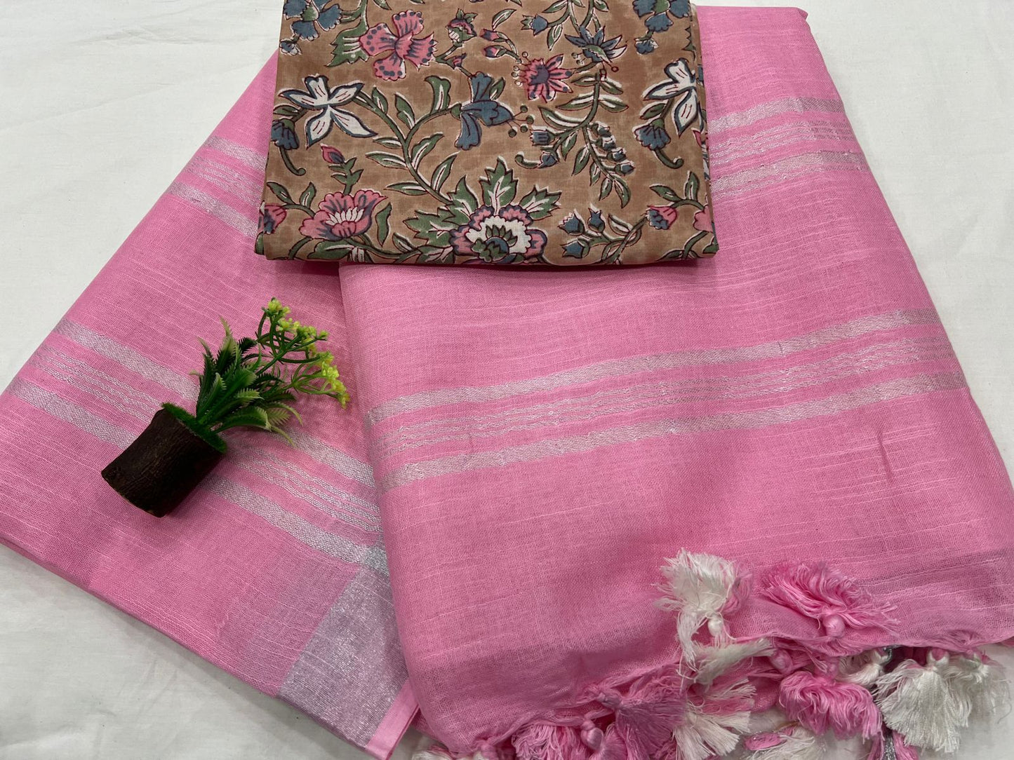 Lightweight Handloom Cotton linen Saree