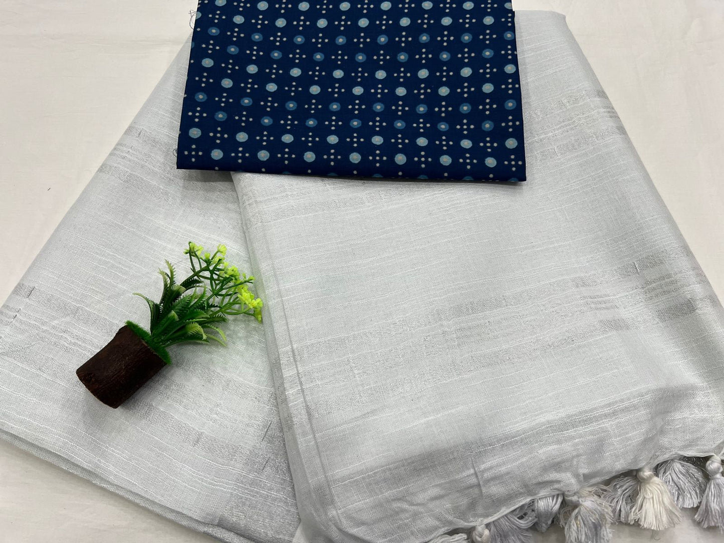 Beautiful Handloom Cotton linen Saree