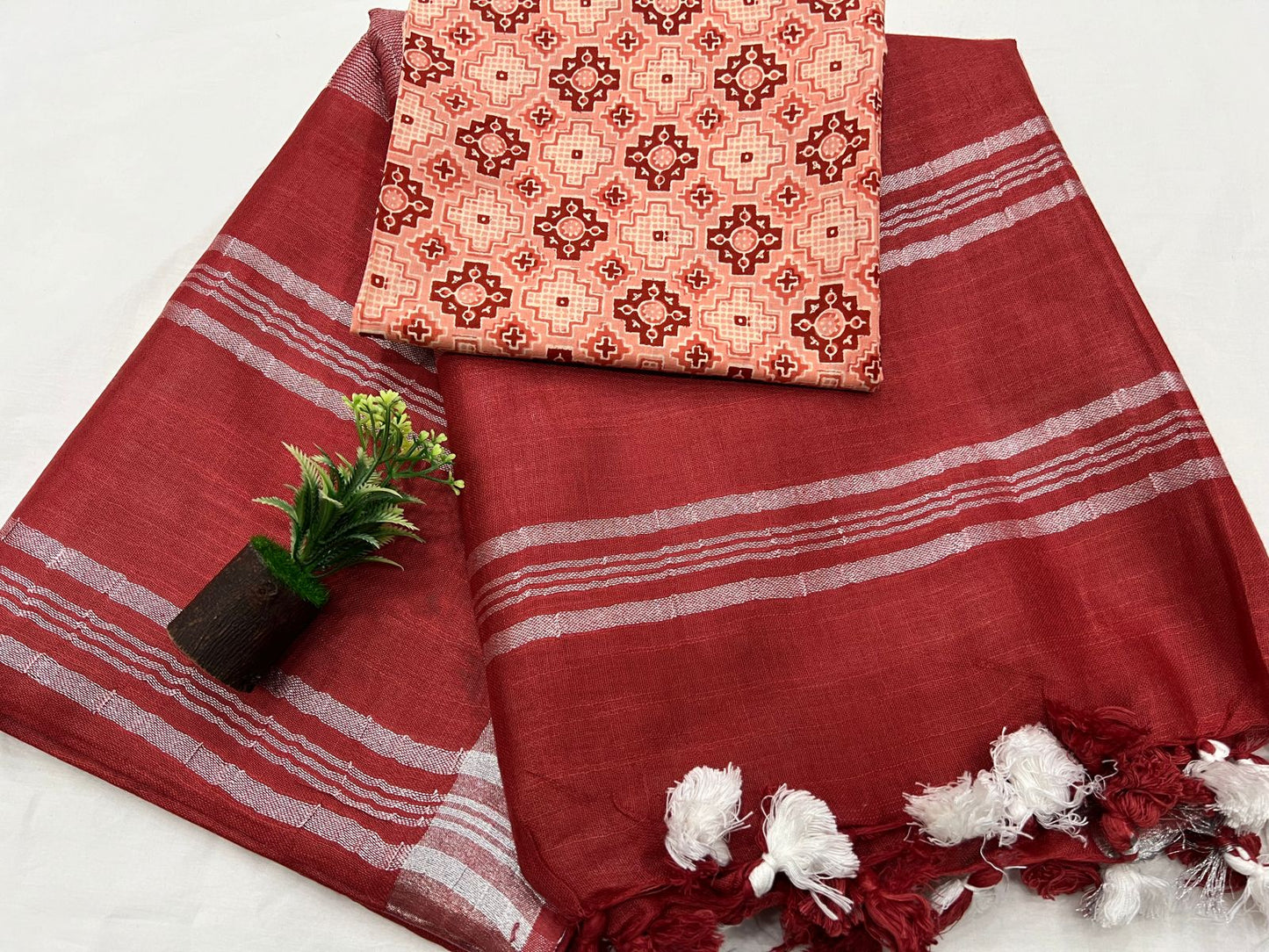 Handloom Cotton linen saree with printed cotton blouse